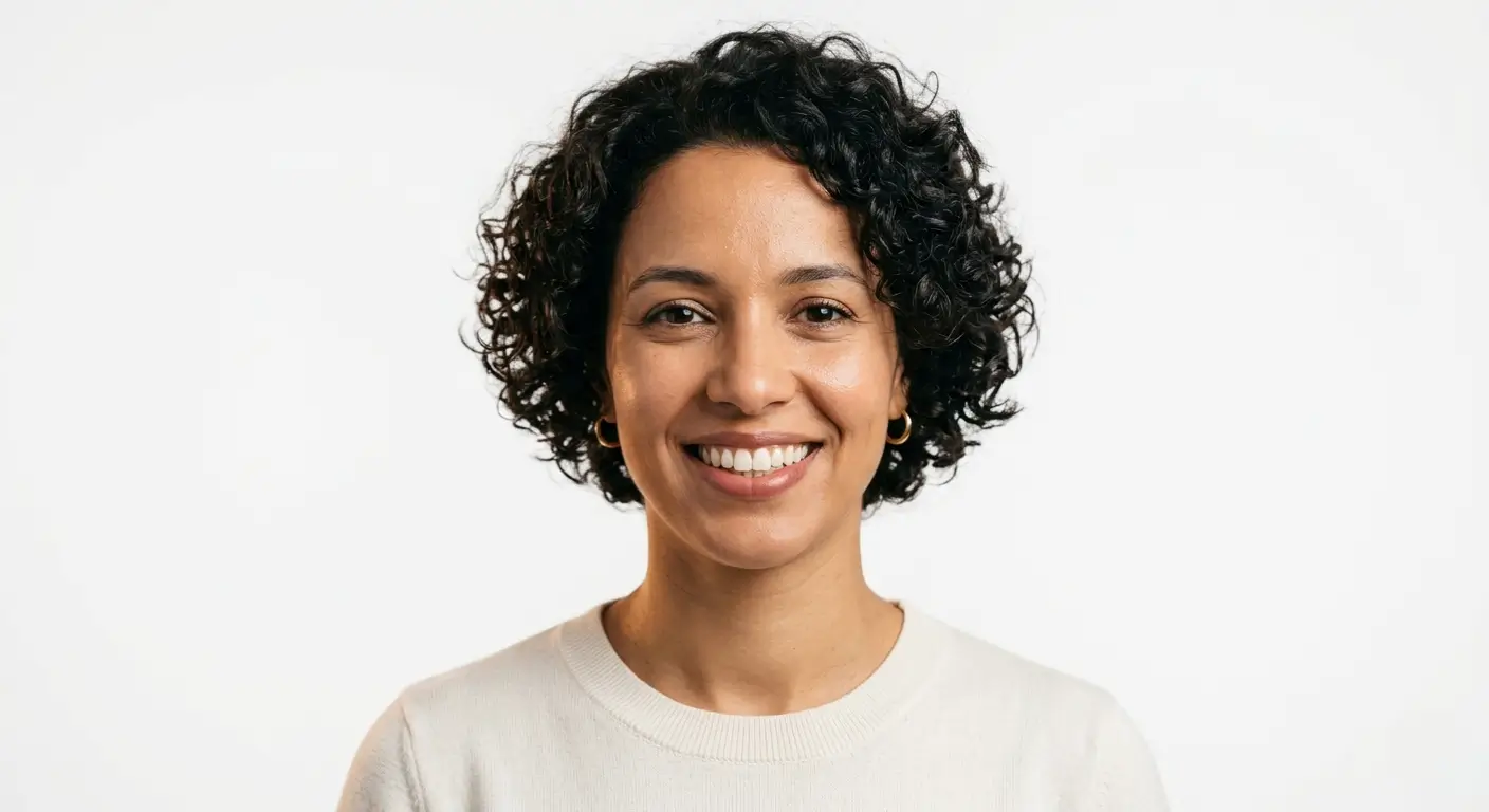 Patiente souriante au Cabinet dentaire Dr Nada Saadalbichr - Chirurgien Dentiste Marrakech Gueliz, Marrakech