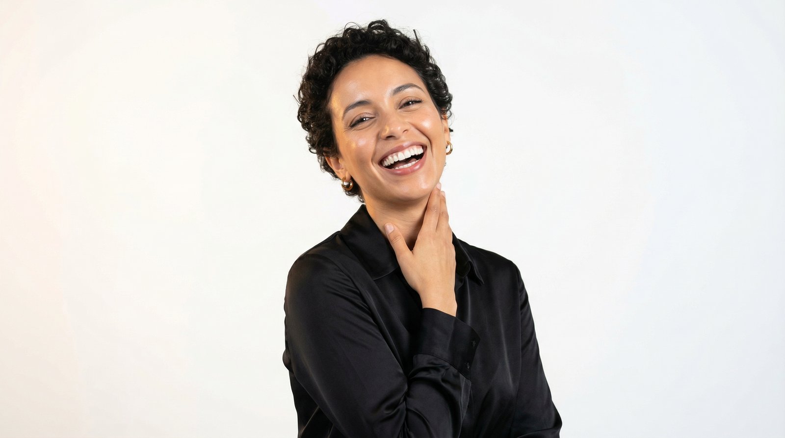 Patiente souriante au Cabinet dentaire Dr Nada Saadalbichr - Chirurgien Dentiste Marrakech Gueliz, Marrakech